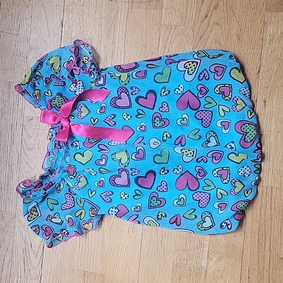 *3/$15* Tempted Girls Size 4T Blue Top Colorful Hearts 💕 - Picture 1 of 12